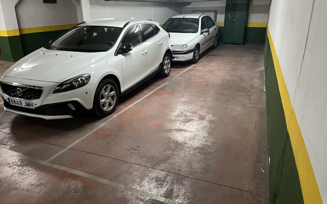 Plaza de garaje en alquiler en zona Plaza Asdrúbal